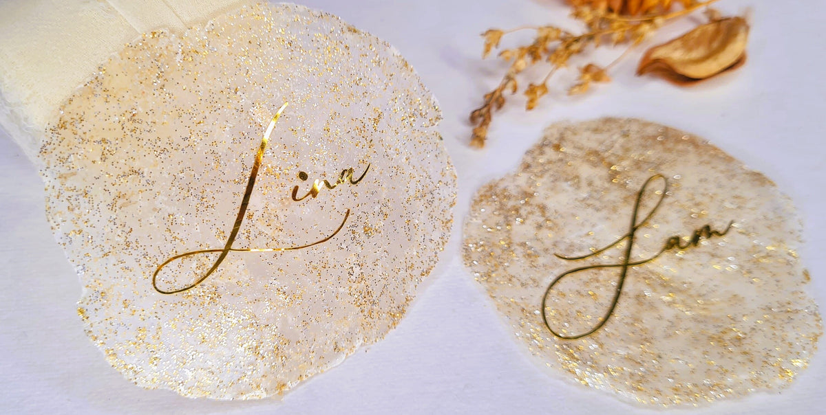 Namensschild, Platzkarte Perlmuttscheibe, individuell personalisiert, Tischdeko Hochzeit, Muschel, Muschelscheiben mit goldglitzer
