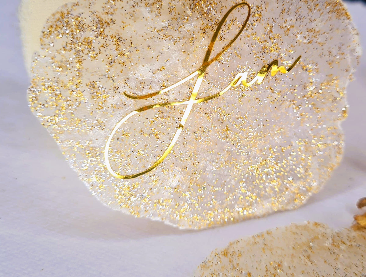 Namensschild, Platzkarte Perlmuttscheibe, individuell personalisiert, Tischdeko Hochzeit, Muschel, Muschelscheiben mit goldglitzer