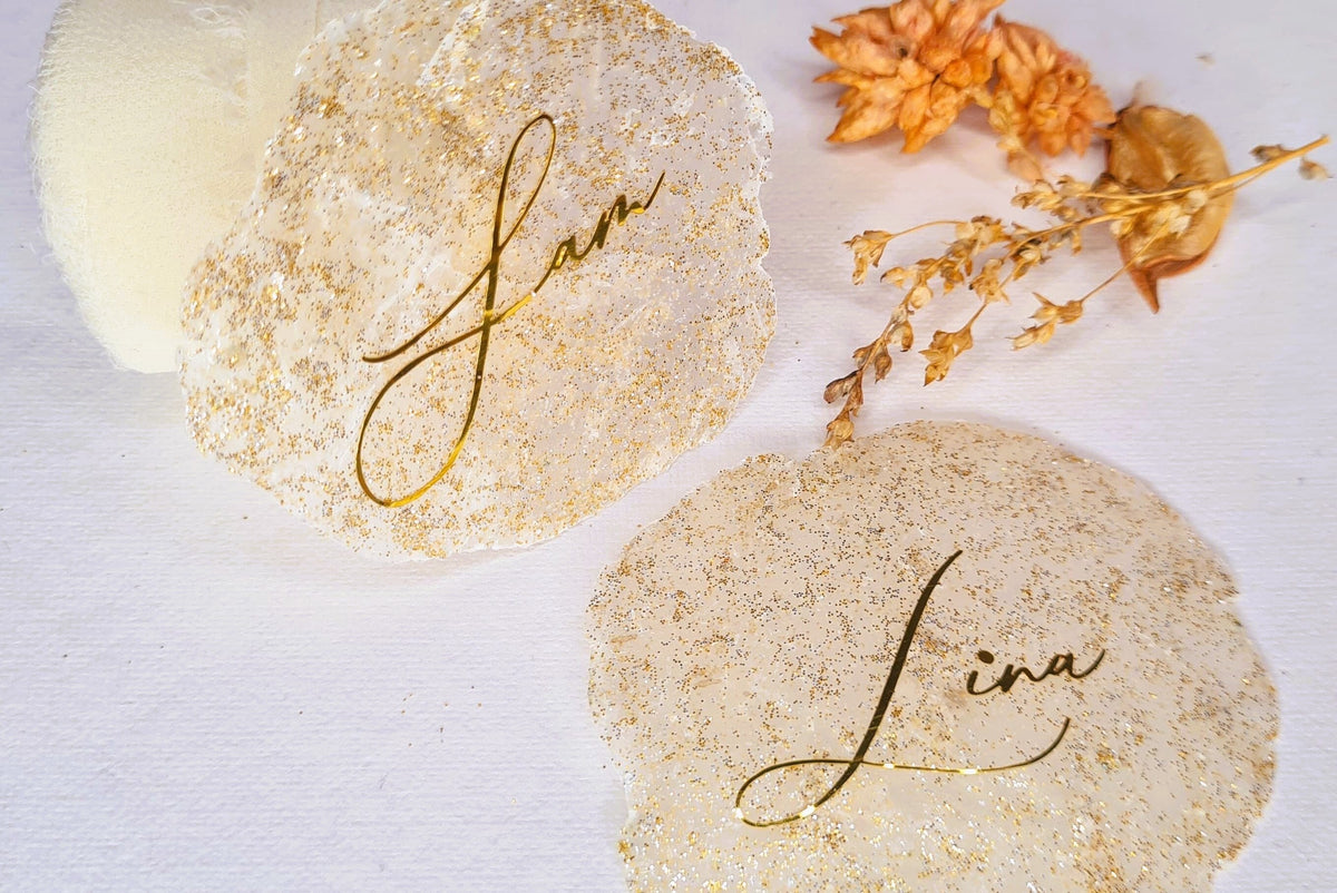 Namensschild, Platzkarte Perlmuttscheibe, individuell personalisiert, Tischdeko Hochzeit, Muschel, Muschelscheiben mit goldglitzer