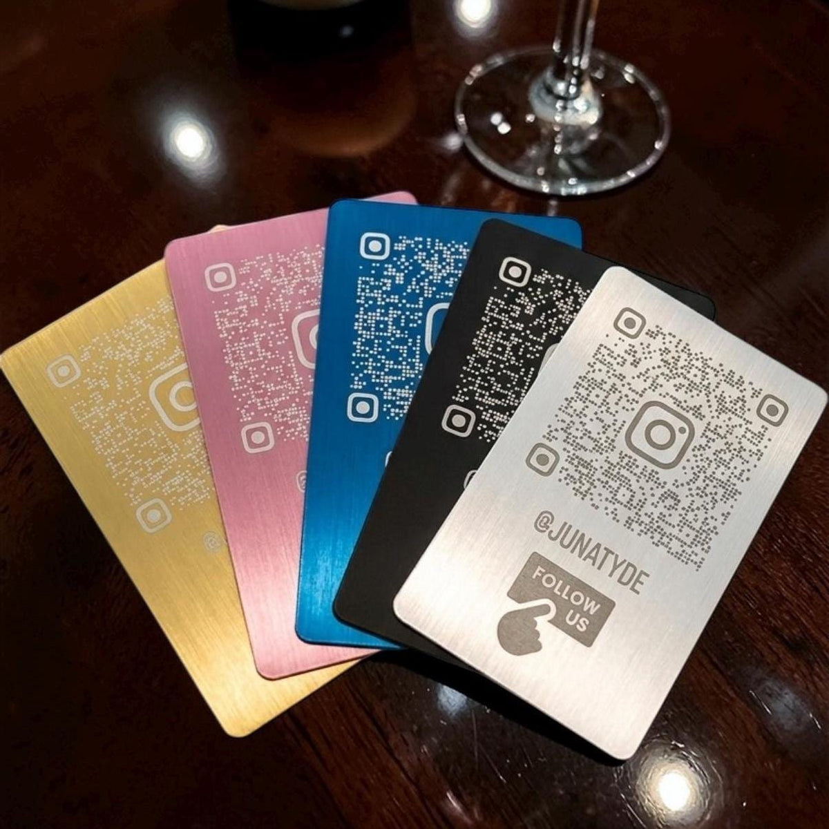 Aluminium-Visitenkarte 0.5 mm personalisiert mit Logo & QR-Code | Beidseitig gelasert | Businesscards, Networking, Hochwertig, Exklusiv